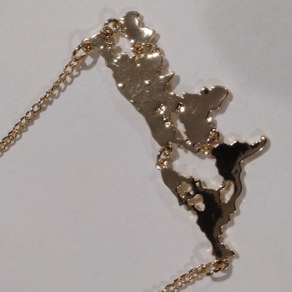 Gold-Tone World Map Pendant Necklace β Travel Lover Jewelry Stylish & Minimalist - Picture 10 of 10